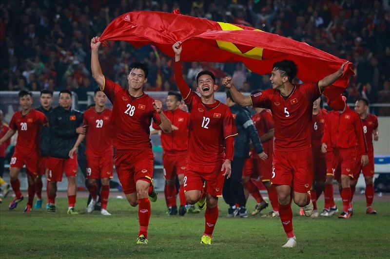 Sự căng thẳng bao trùm khi hai đội bước vào loạt sút "Cái chết tức tưởi"