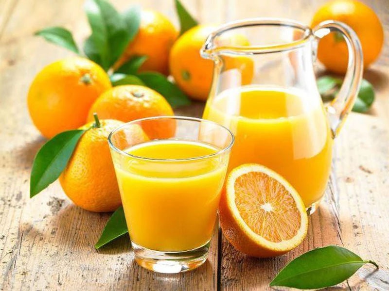 Nước cam là kho tàng vi chất tự nhiên với hàm lượng Vitamin C, Folate và Kali dồi dào cho cơ thể.