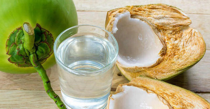 Nước dừa tươi giàu điện giải tự nhiên