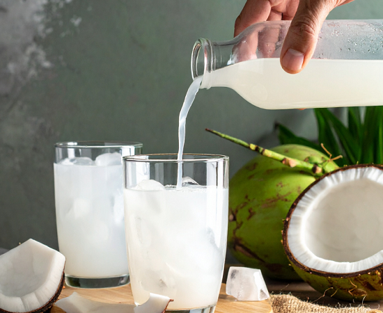 Uống nước dừa mỗi ngày có tốt không? Lợi ích và lưu ý