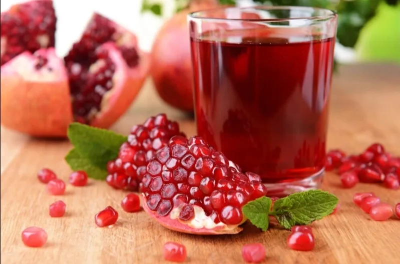 Chất chống oxy hóa trong nước ép lựu có thể hỗ trợ bảo vệ tế bào trước tác động của gốc tự do.