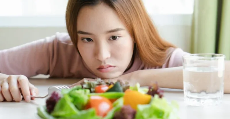 Người ăn ít rau xanh, hạt và dầu thực vật nên chú ý bổ sung thực phẩm giàu vitamin E