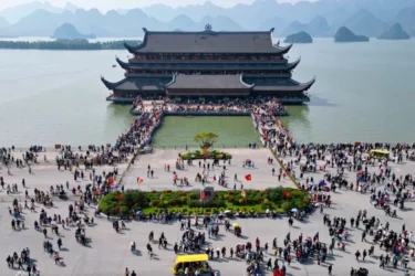 Chùa Tam Chúc ở đâu? Cẩm nang hành hương chi tiết nhất