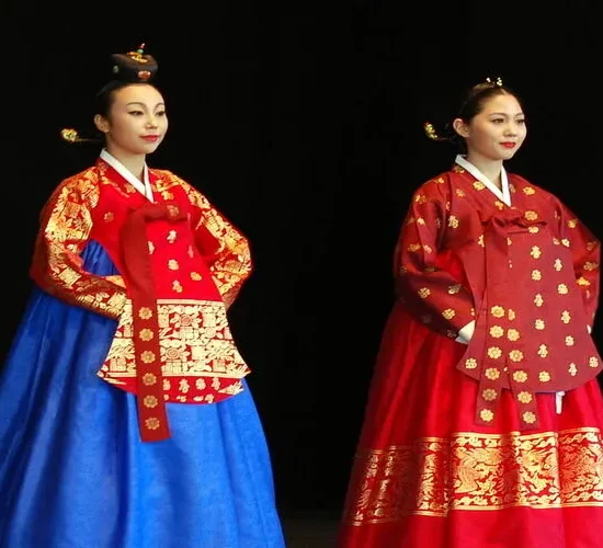 Trang phục truyền thống Hàn Quốc: Nguồn gốc, đặc điểm và ý nghĩa văn hóa của Hanbok
